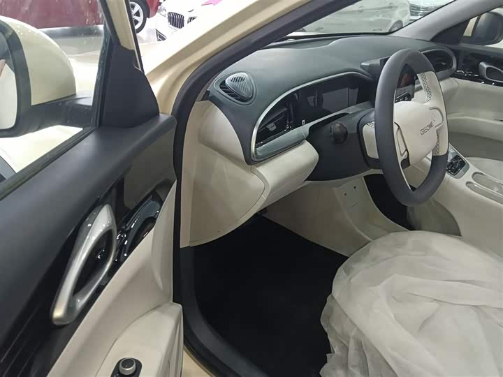 Фото 13 - Geely Galaxy Geome