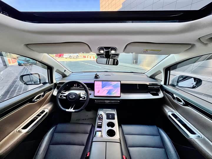 Фото 10 - GAC Trumpchi E8