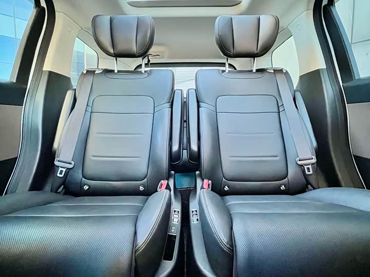 Фото 12 - GAC Trumpchi E8