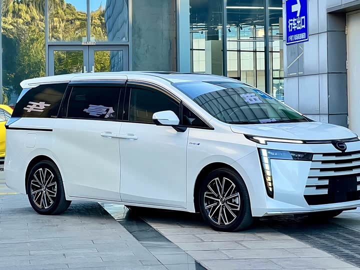 Фото 3 - GAC Trumpchi E8