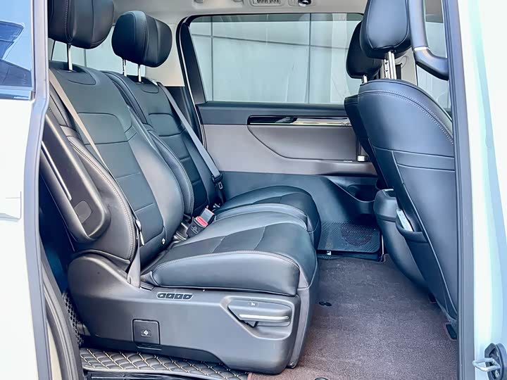 Фото 9 - GAC Trumpchi E8