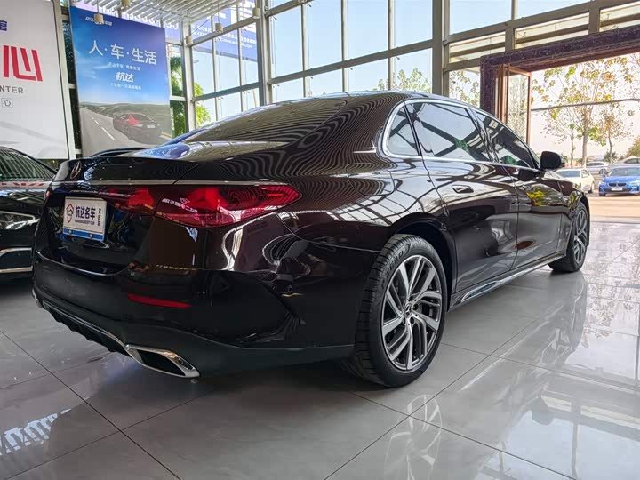 Фото 6 - Mercedes-Benz E-Class