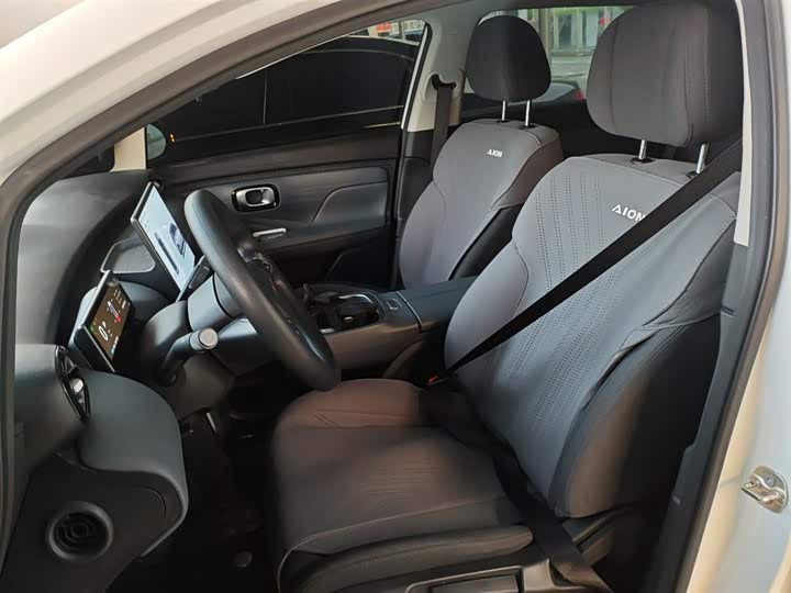 Фото 15 - GAC Aion UT