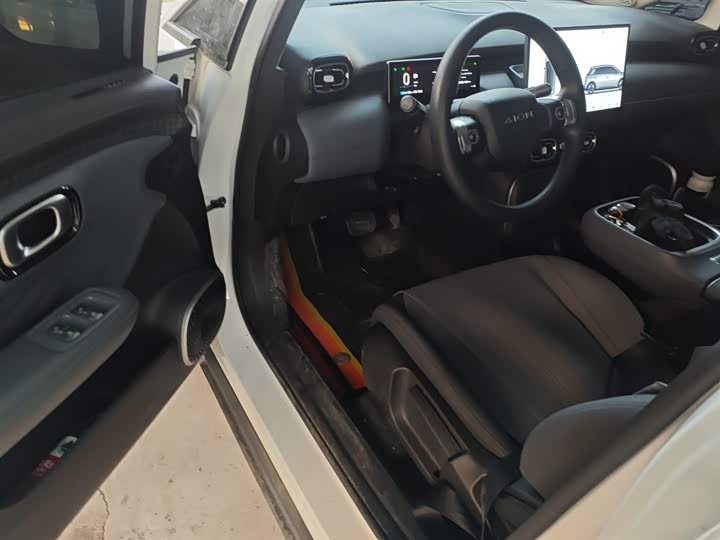 Фото 16 - GAC Aion UT