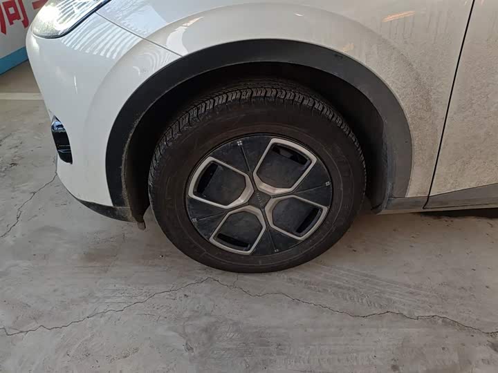 Фото 23 - GAC Aion UT