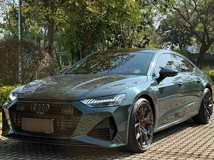 Фото 1 - Audi A7L