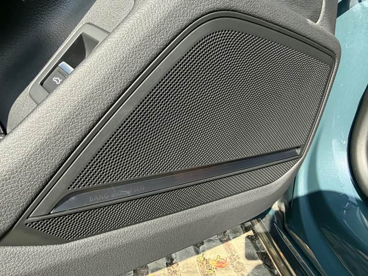 Фото 11 - Audi A7L