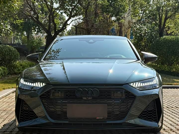 Фото 2 - Audi A7L