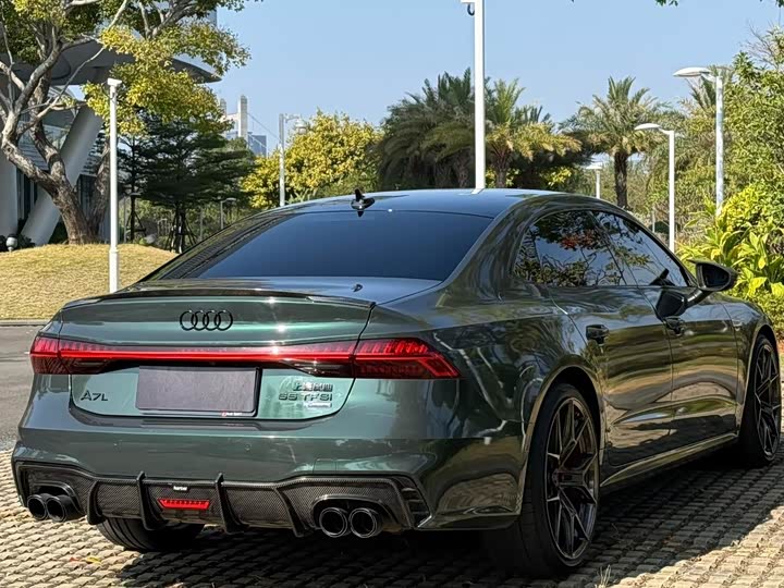Фото 6 - Audi A7L