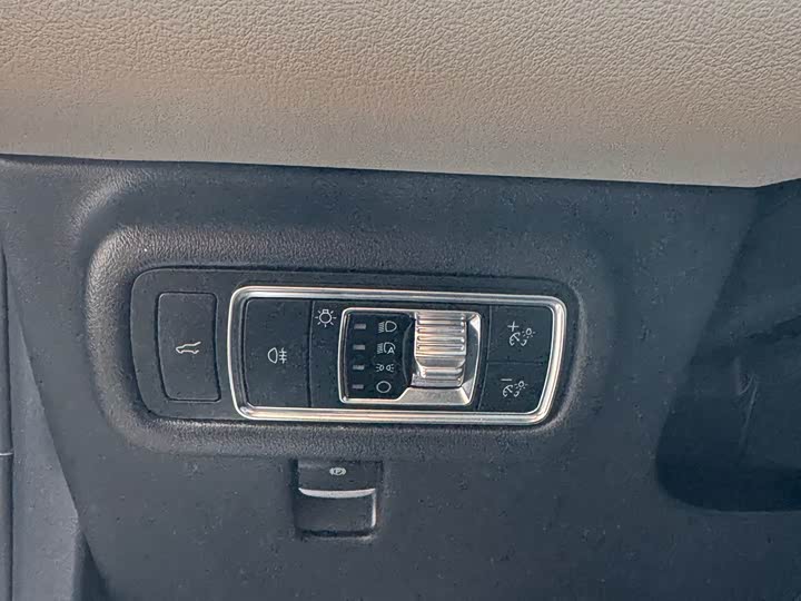 Фото 19 - Lincoln Nautilus