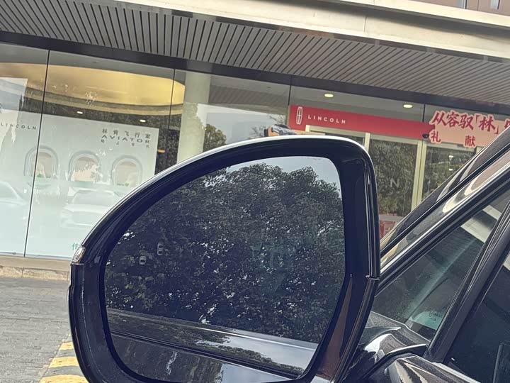 Фото 20 - Lincoln Nautilus