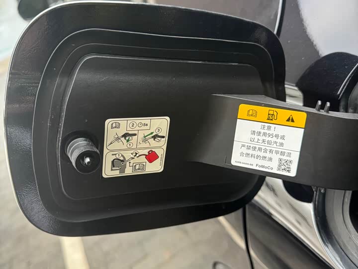 Фото 21 - Lincoln Nautilus