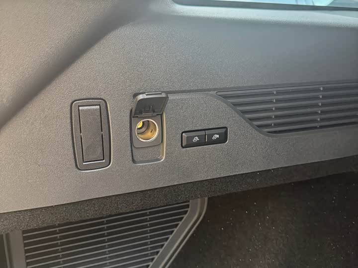 Фото 22 - Lincoln Nautilus