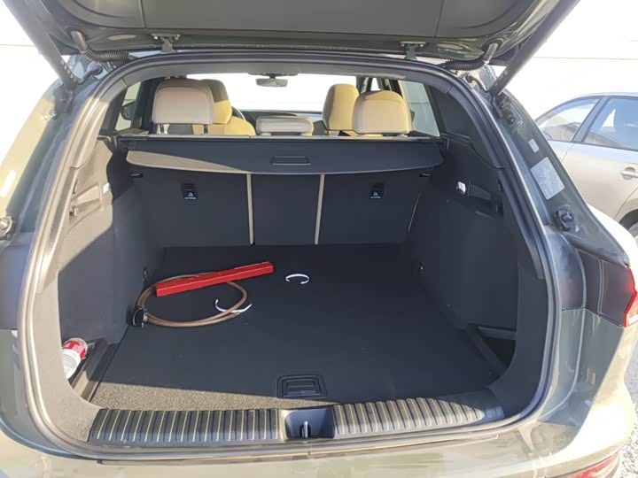 Фото 10 - Audi Q6L e-tron