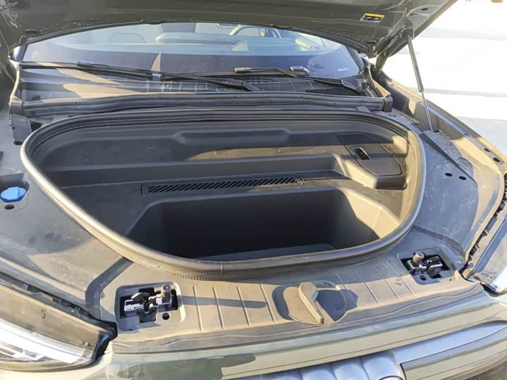 Фото 11 - Audi Q6L e-tron