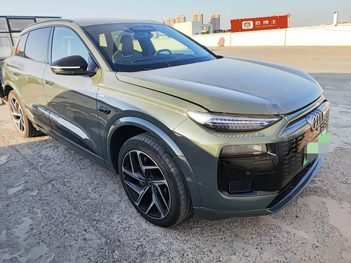 Фото 2 - Audi Q6L e-tron