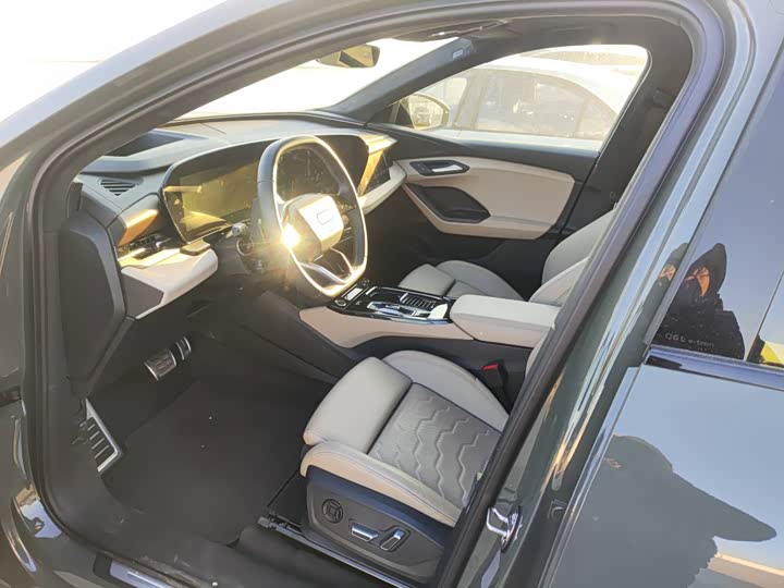 Фото 5 - Audi Q6L e-tron