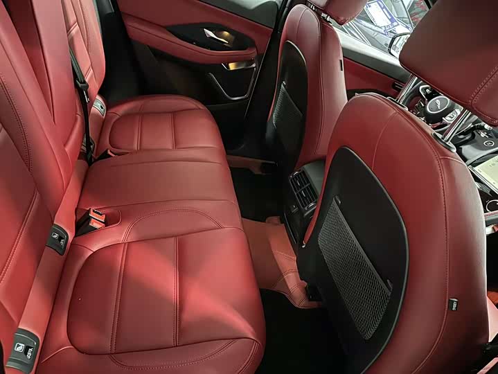 Фото 6 - Jaguar E-Pace