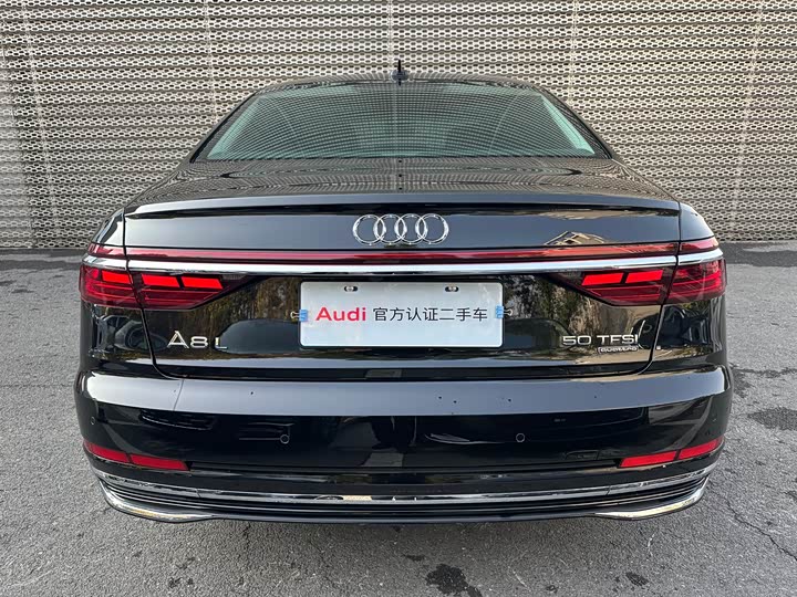 Фото 5 - Audi A8