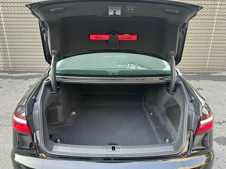 Фото 6 - Audi A8