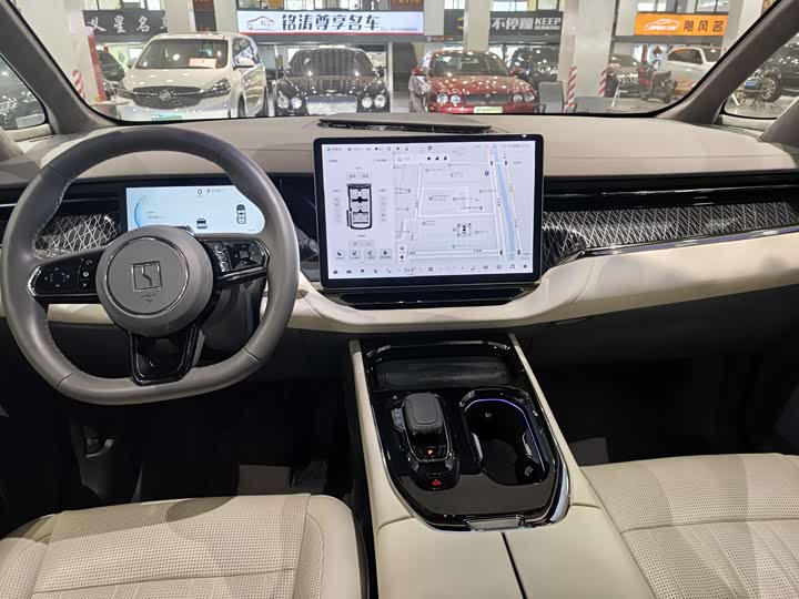 Фото 11 - Zeekr 009