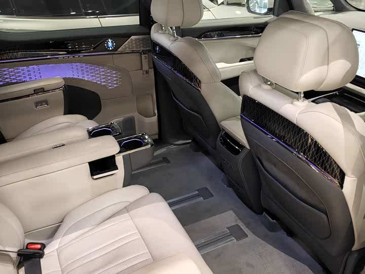 Фото 13 - Zeekr 009