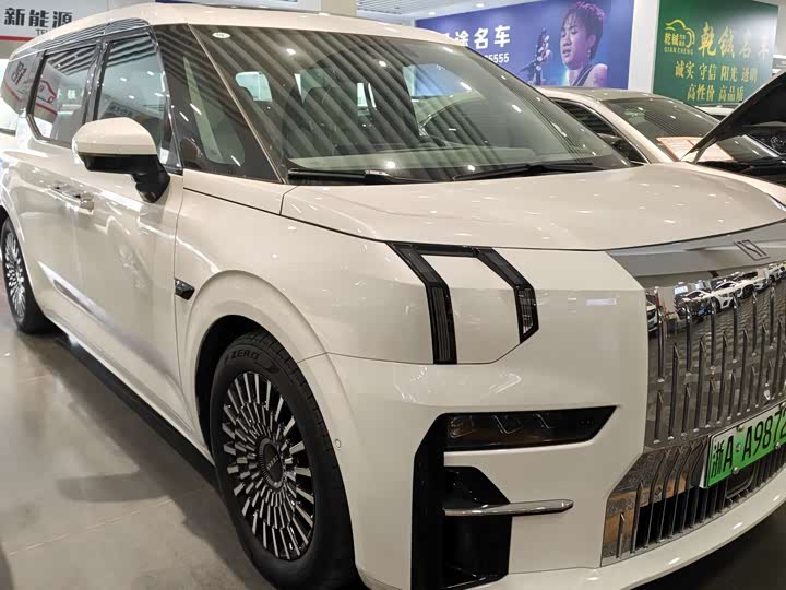 Фото 5 - Zeekr 009