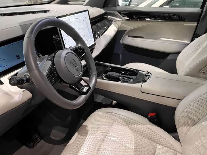 Фото 9 - Zeekr 009