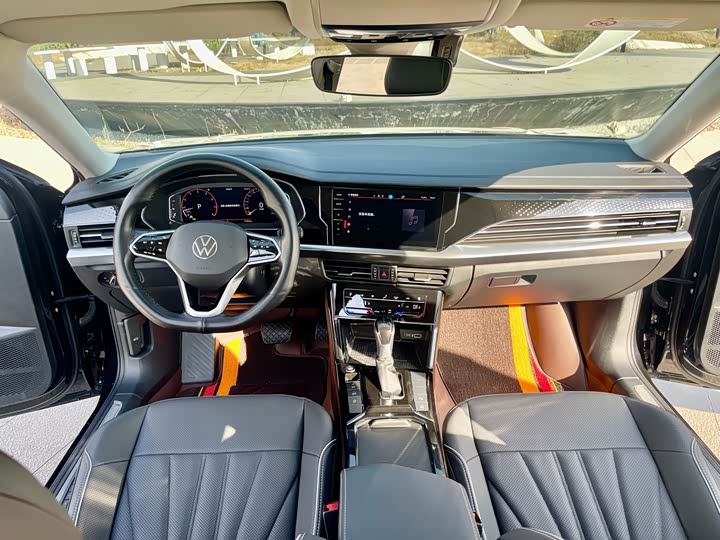 Фото 11 - Volkswagen Passat