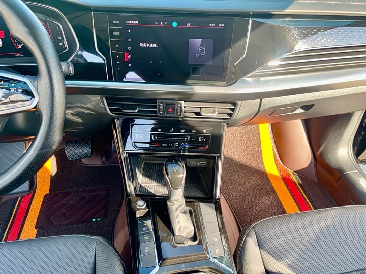 Фото 14 - Volkswagen Passat