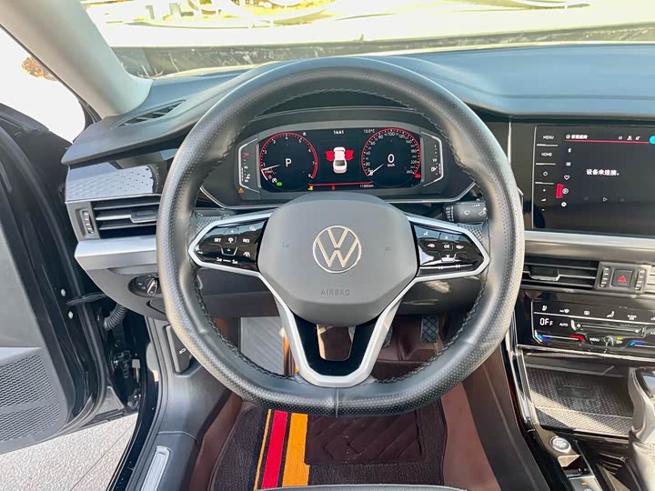 Фото 15 - Volkswagen Passat