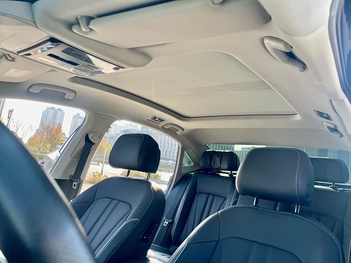 Фото 16 - Volkswagen Passat