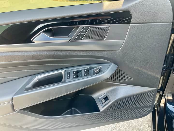 Фото 6 - Volkswagen Passat