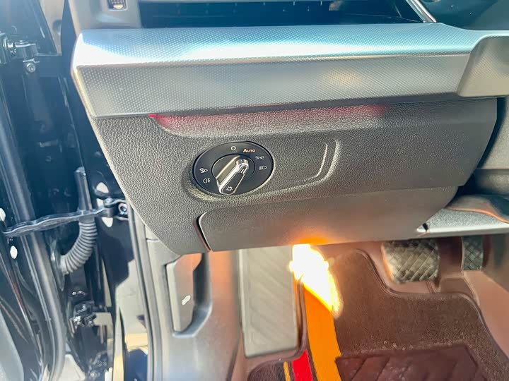 Фото 8 - Volkswagen Passat