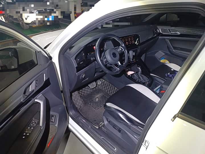 Фото 14 - Volkswagen Tayron