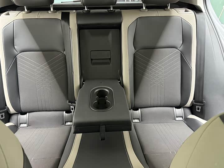 Фото 12 - Volkswagen Golf