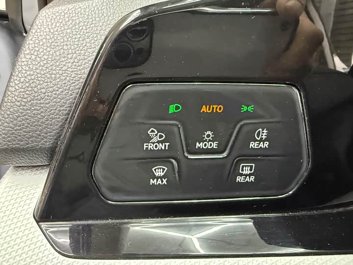 Фото 16 - Volkswagen Golf