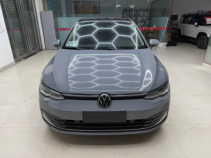 Фото 2 - Volkswagen Golf