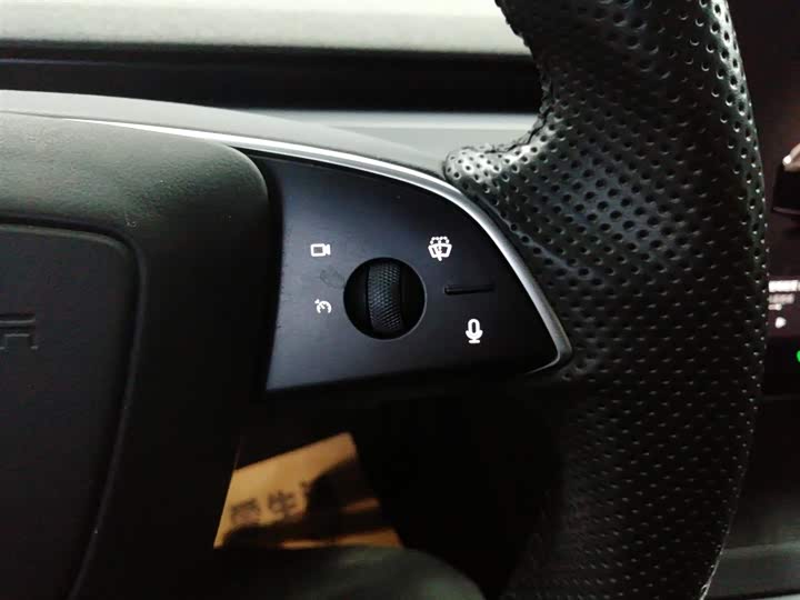 Фото 14 - Tesla Model 3