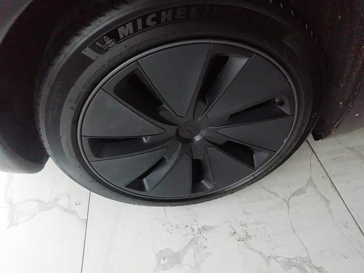 Фото 26 - Tesla Model 3