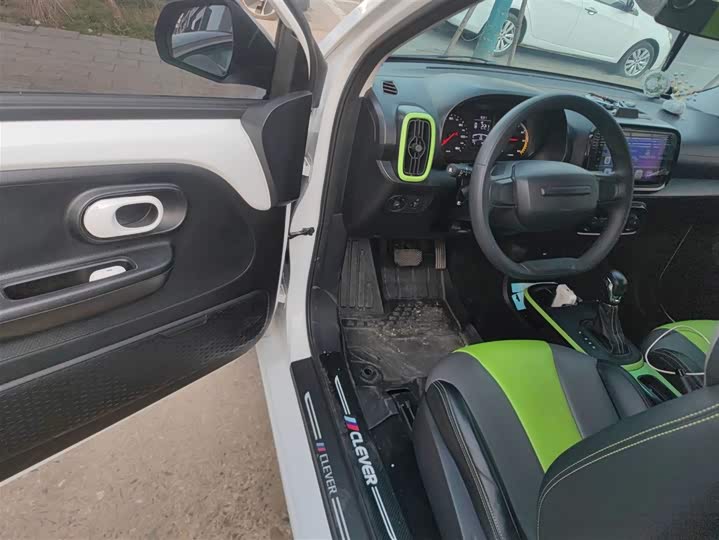 Фото 16 - Roewe Clever