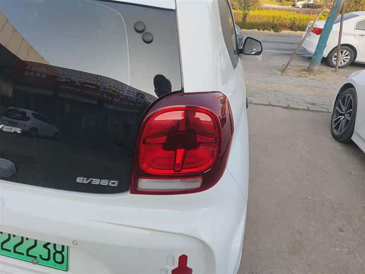 Фото 8 - Roewe Clever