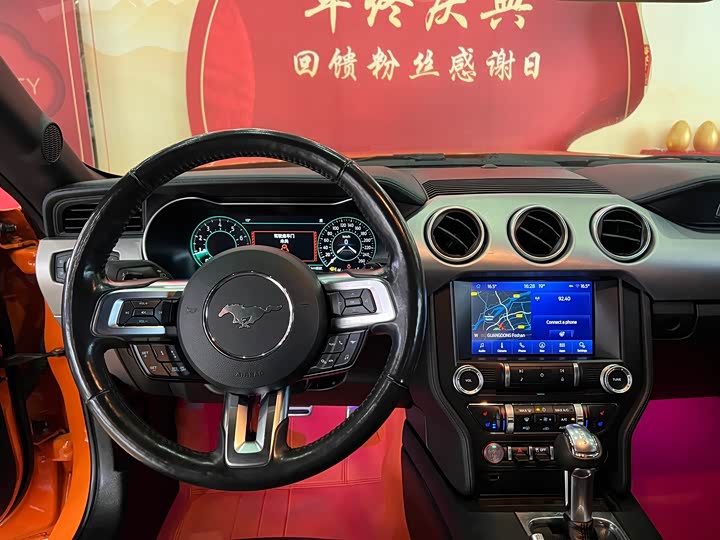 Фото 8 - Ford Mustang