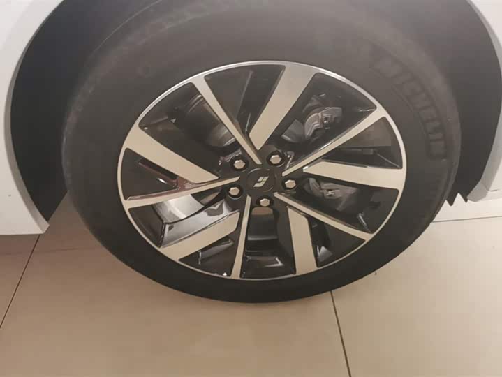 Фото 6 - LiXiang L7