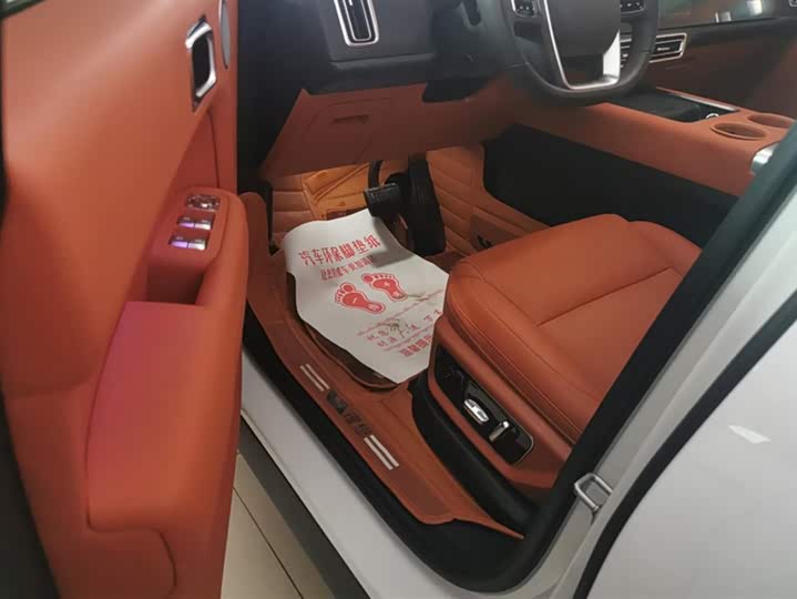 Фото 9 - LiXiang L7