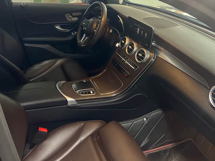 Фото 12 - Mercedes-Benz GLC-Class