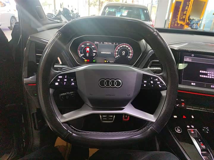 Фото 11 - Audi Q4 e-tron