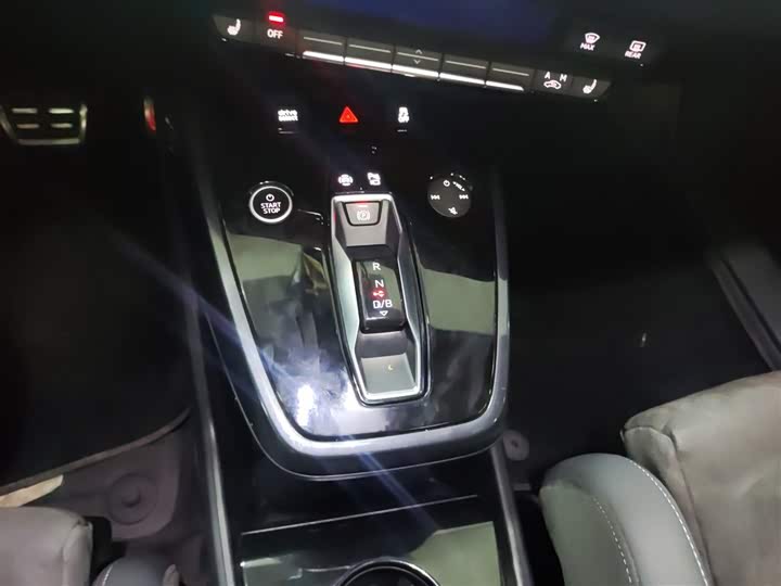 Фото 14 - Audi Q4 e-tron