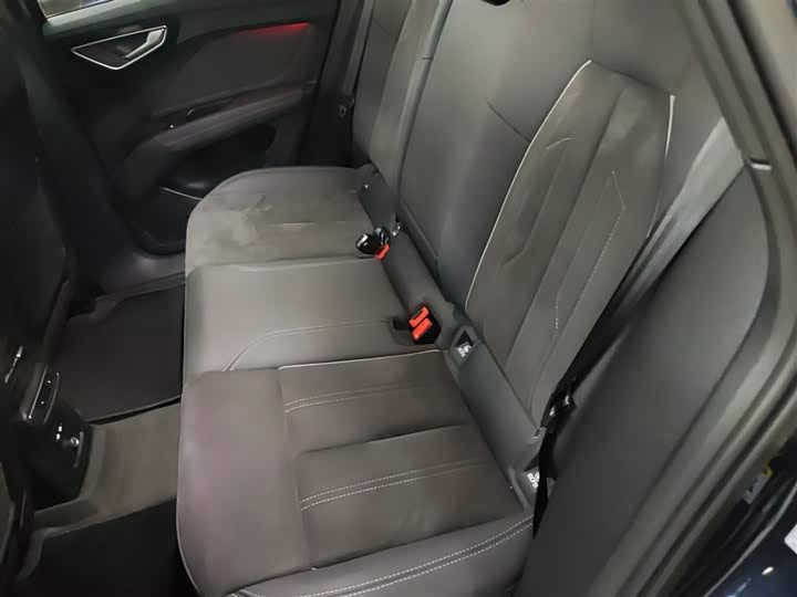 Фото 17 - Audi Q4 e-tron