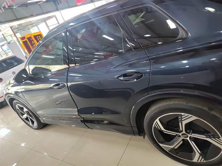 Фото 5 - Audi Q4 e-tron